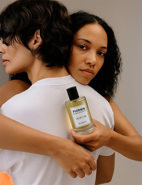 PHRMN Velvet Fire Parfum mit Pheromonen – sinnlicher Damenduft, der Nähe, Leidenschaft und unwiderstehliche Ausstrahlung vermittelt.